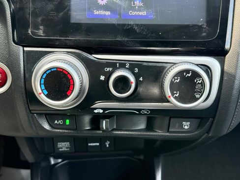 Used 2015 Honda Fit EX image 38