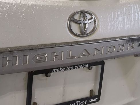 Used 2010 Toyota Highlander Limited image 22