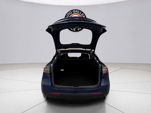 Used 2023 Tesla Model Y Long Range AWD/4WD image 26