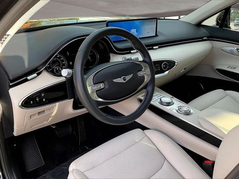 Used 2025 Genesis GV70 2.5T image 14