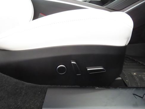 Used 2021 Tesla Model S Plaid AWD/4WD image 28