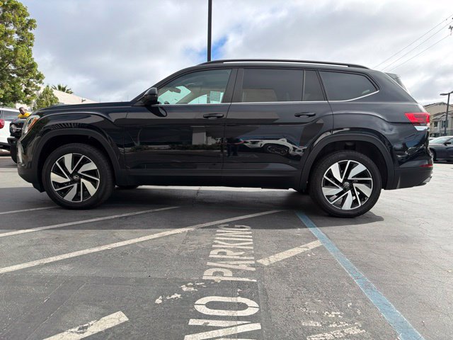 Used 2024 Volkswagen Atlas SE w/ Panoramic Sunroof Package AWD/4WD image 2