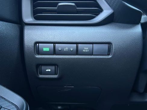 Used 2025 Nissan Sentra S image 25