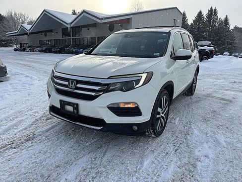 Used 2016 Honda Pilot Touring image 1