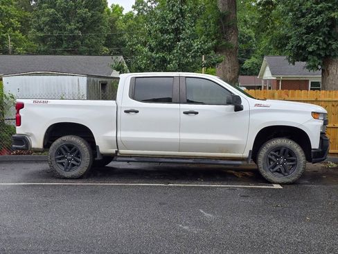 Used 2021 Chevrolet Silverado 1500 Custom Trail Boss AWD/4WD image 3