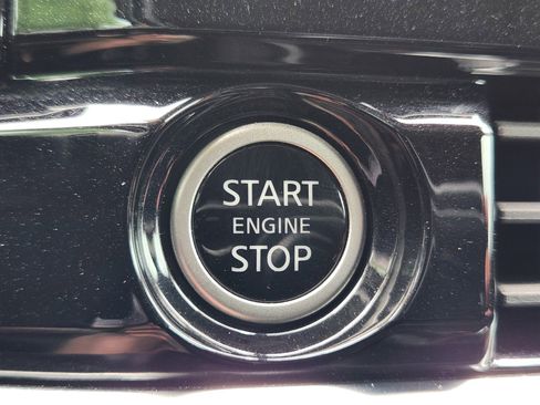 Used 2023 Nissan Pathfinder SL w/ SL Premium Package image 19