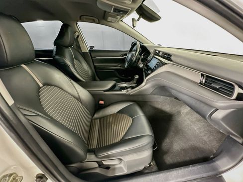 Used 2020 Toyota Camry SE FWD image 28