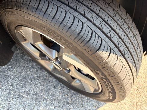 Used 2025 Hyundai Venue SEL FWD image 34