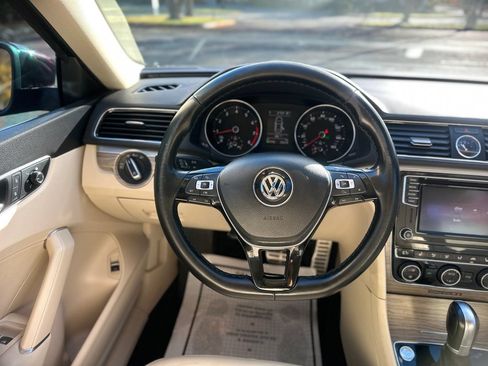 Used 2016 Volkswagen Passat 1.8T FWD image 19