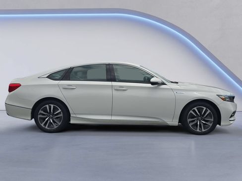 Used 2018 Honda Accord Touring image 7