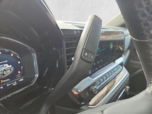 Used 2025 Chevrolet Silverado 1500 LT image 9