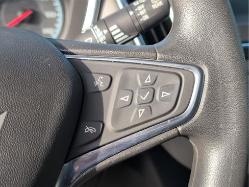 Used 2018 Chevrolet Equinox LS image 51