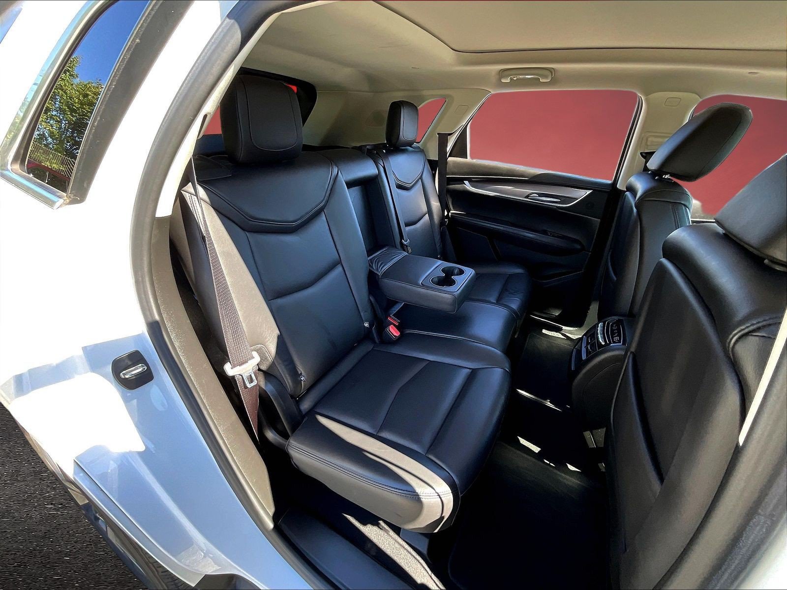 Used 2018 Cadillac XT5 Luxury w/ LPO, Black Ice Package AWD/4WD image 24