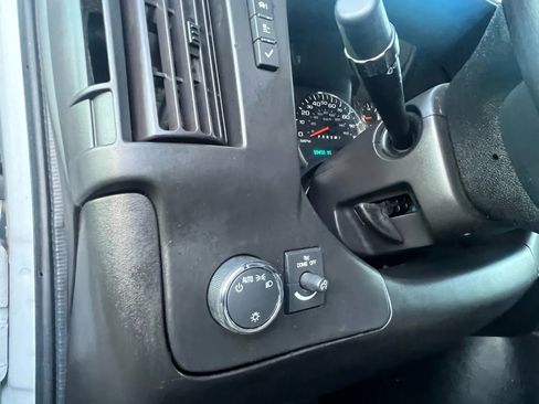 Used 2021 Chevrolet Express 3500 w/ Driver Convenience Package RWD image 28