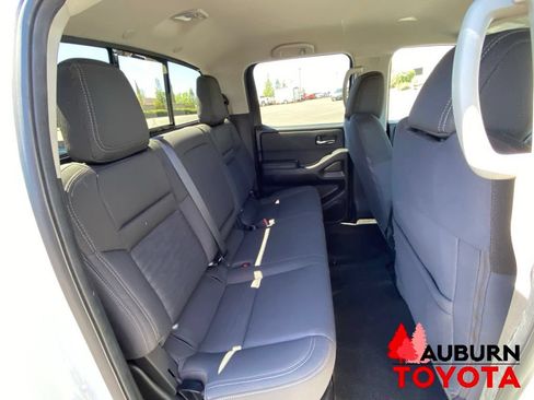 Used 2023 Nissan Frontier SV w/ SV Convenience Package AWD/4WD image 18