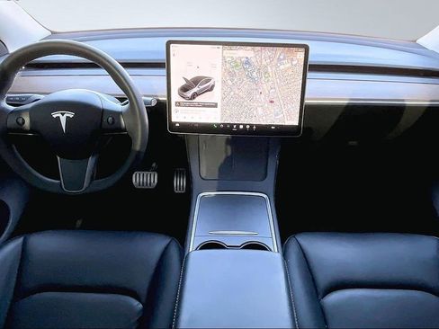 Used 2023 Tesla Model Y Performance image 9