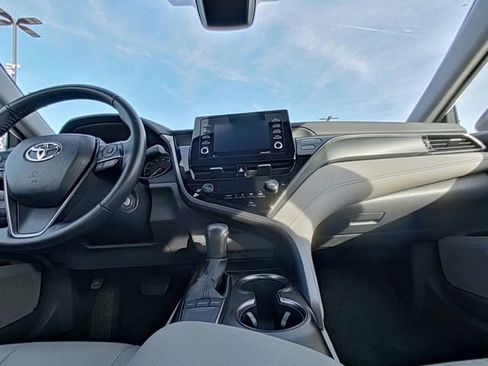 Used 2024 Toyota Camry SE image 25