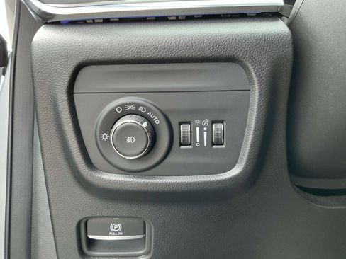 Used 2024 Jeep Grand Cherokee L Overland w/ Luxury Tech Group IV image 14