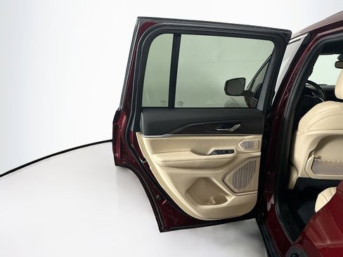 Used 2022 Jeep Grand Cherokee Limited 4xe image 27