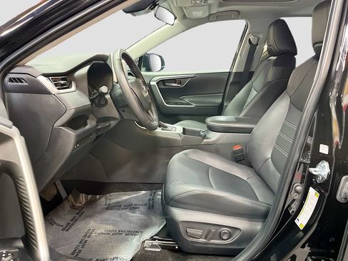 Used 2025 Toyota RAV4 XLE Premium AWD/4WD image 20