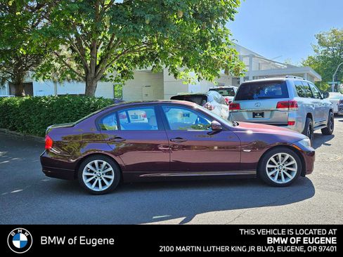 Used 2009 BMW 328i Sedan w/ Premium Pkg RWD image 2