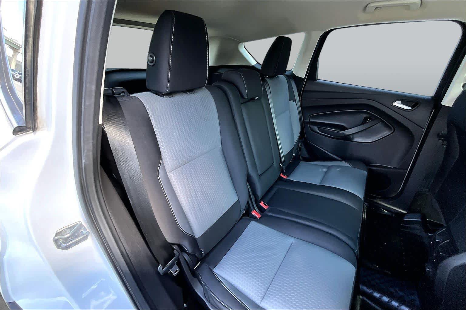 Used 2017 Ford Escape SE FWD image 19