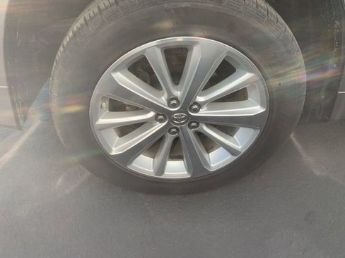 Used 2013 Toyota Highlander Limited AWD/4WD image 6