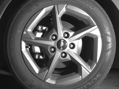 Used 2025 Kia K4 LXS image 12