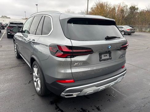 New 2026 BMW X5 xDrive50e w/ Executive Package image 3