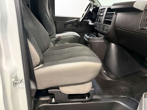 Used 2024 GMC Savana 2500 w/ Driver Convenience Package image 60