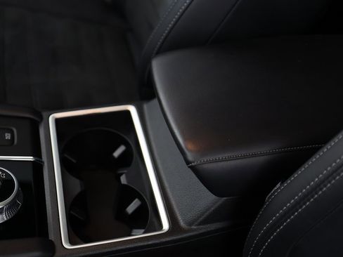 Used 2024 Mitsubishi Outlander SE image 39