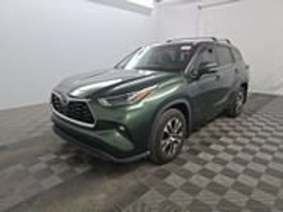 Used 2023 Toyota Highlander FWD