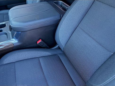 Used 2025 Chevrolet Silverado 1500 LT AWD/4WD image 19