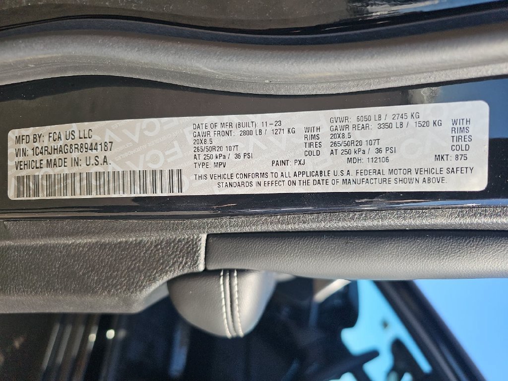 Used 2024 Jeep Grand Cherokee Altitude AWD/4WD image 41