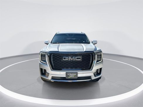 Used 2024 GMC Yukon Denali Ultimate image 3