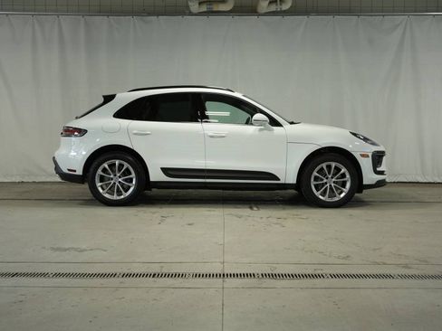 Used 2025 Porsche Macan image 8