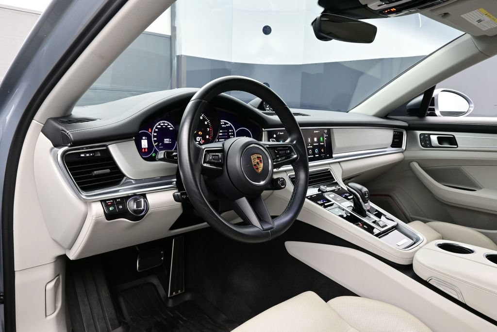 Certified 2023 Porsche Panamera AWD/4WD image 4