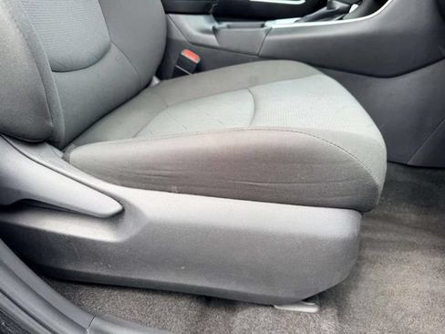 Used 2024 Toyota RAV4 XLE AWD/4WD image 9