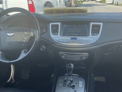 Used 2013 Hyundai Genesis 3.8 w/ Premium Pkg RWD image 6