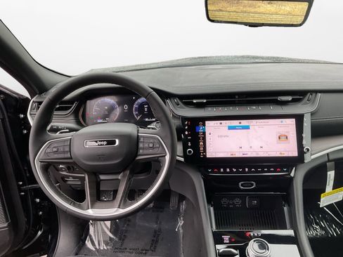 New 2026 Jeep Grand Cherokee Limited AWD/4WD image 10