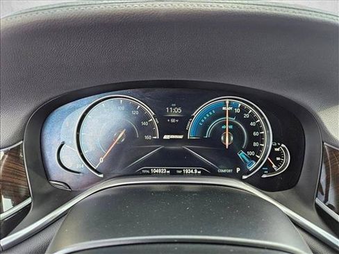 Used 2018 BMW 740e xDrive AWD/4WD image 11