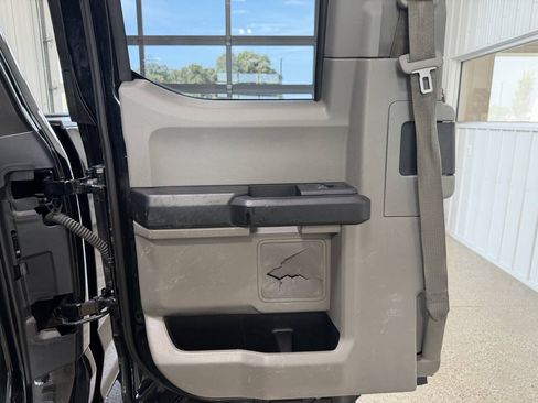 Used 2019 Ford F250 XL w/ Power Equipment Group AWD/4WD image 20