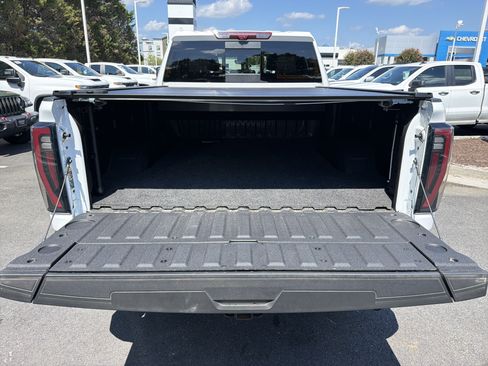 Used 2025 GMC Sierra 2500 AT4 w/ AT4 Premium Plus Package AWD/4WD image 34