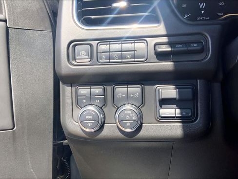 Used 2024 GMC Yukon AT4 w/ AT4 Premium Plus Package AWD/4WD image 36
