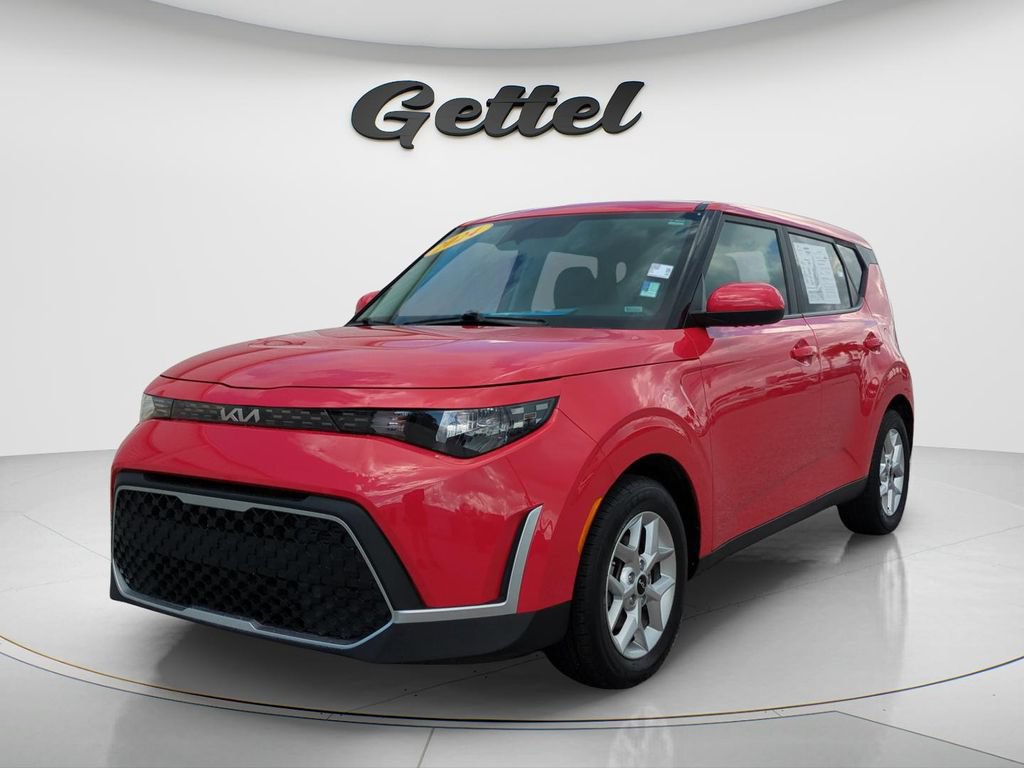 Used 2024 Kia Soul LX w/ Option Group 015 FWD image 1