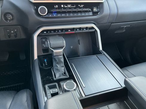 Used 2025 Toyota Sequoia Platinum AWD/4WD image 12