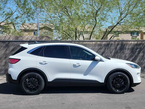 Used 2021 Ford Escape SEL w/ Technology Package FWD image 10