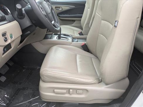 Certified 2019 Honda Ridgeline RTL image 16