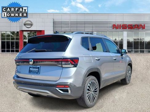 Used 2025 Volkswagen Taos SE FWD image 9