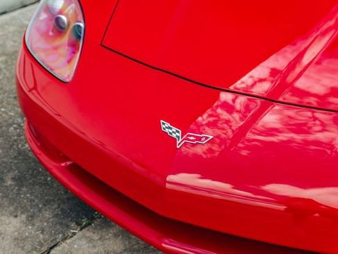 Used 2005 Chevrolet Corvette Coupe w/ Preferred Equipment Group RWD image 24